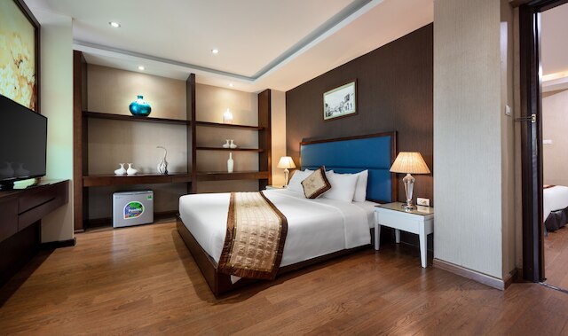 スカイラーク ホテル