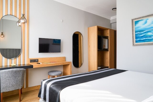 ビュユック トゥルワ オテリ