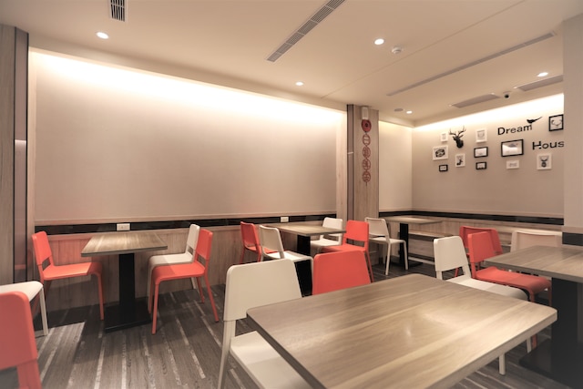 チェア マン ホテル (城美大飯店)