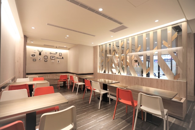 チェア マン ホテル (城美大飯店)