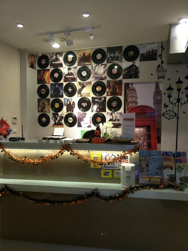 ゴールデン ホテル (金采商旅)