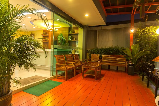 バー ニラス ホテル