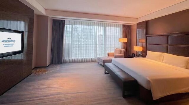 ハワード ジョンソン ハイテク プラザ チョンドゥ（成都高新豪生大酒店）