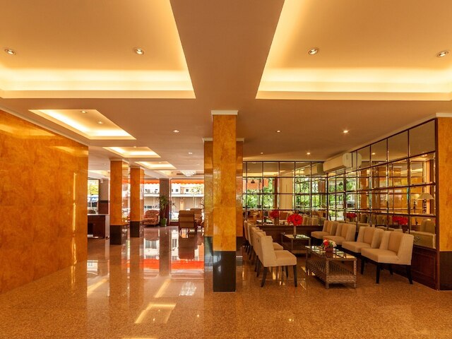 タラ レイク ホテル