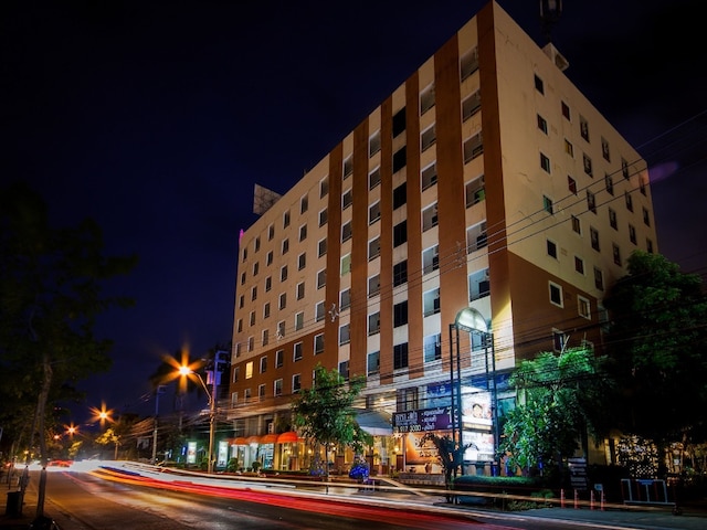 タラ レイク ホテル