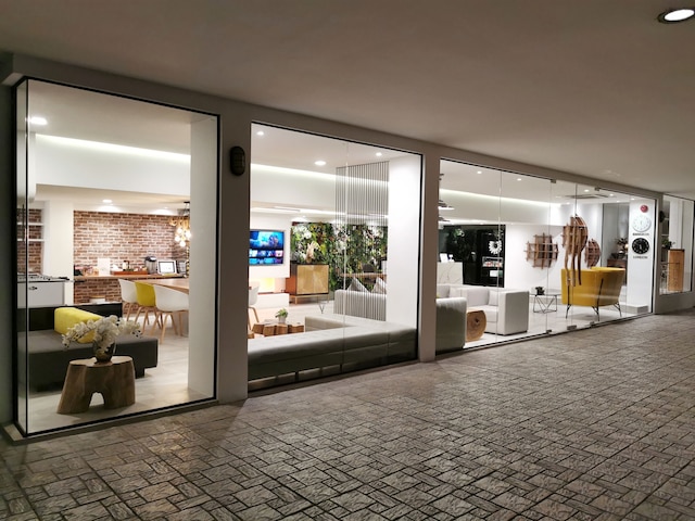 ベンヴィアー トンソン レジデンシス