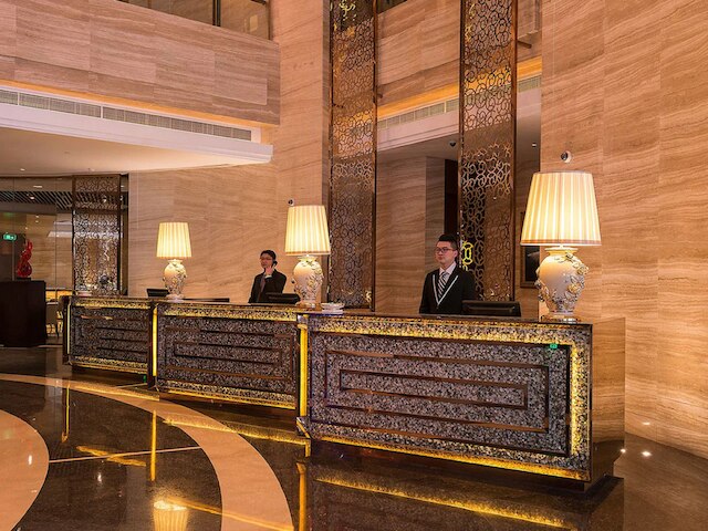 クラウン プラザ 上海ノア スクエア by IHG (上海聖諾亜皇冠假日酒店)