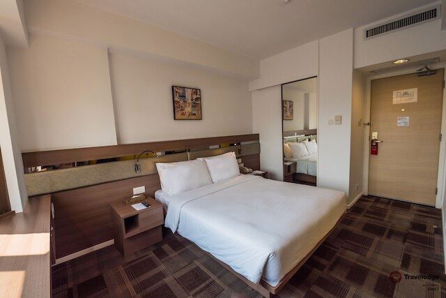 トラベロッジ カオルーン (彩鴻酒店)