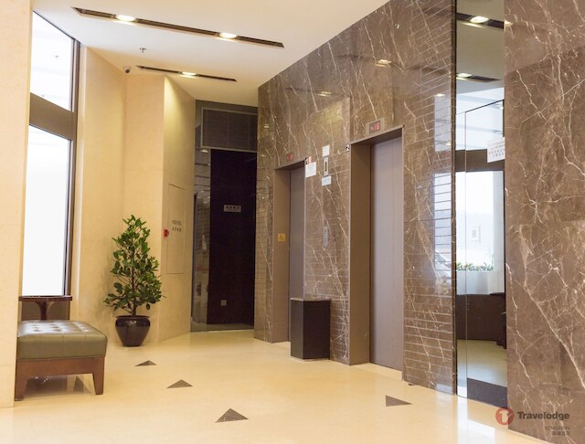 トラベロッジ カオルーン (彩鴻酒店)