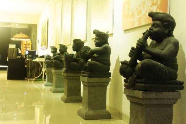 ロサリ サンセット ホテル