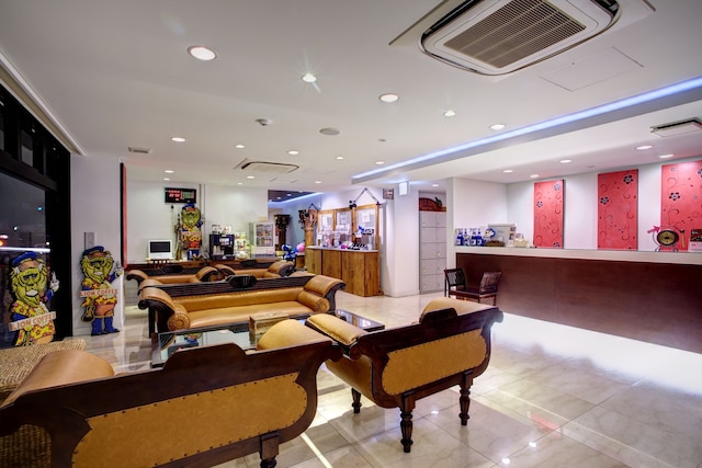 ローヤル ホテル