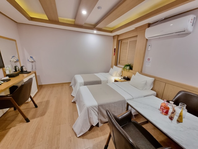 レックス ツーリスト ホテル