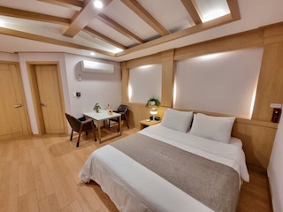 レックス ツーリスト ホテル