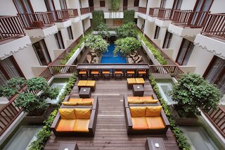 センス・サンセット・ホテル・セミニャク