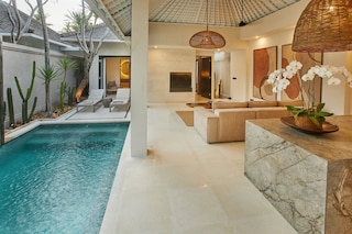 アヒムサ ビーチ