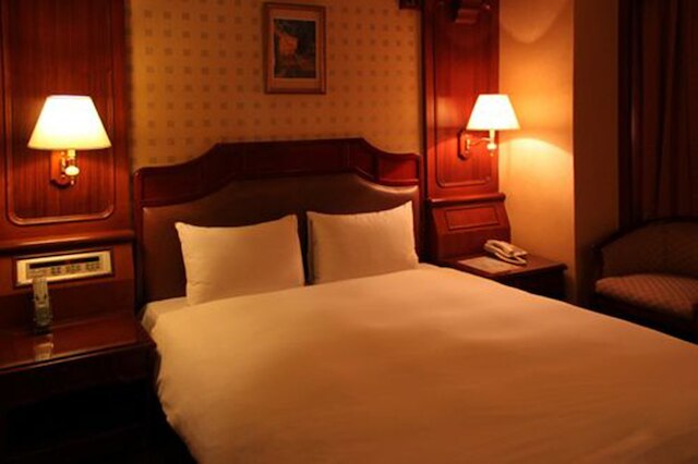 メドウ ホテル (密都飯店)