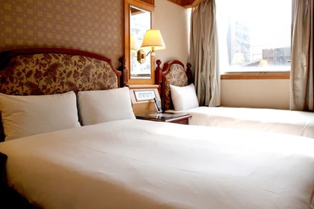 メドウ ホテル (密都飯店)