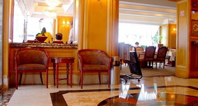 メドウ ホテル (密都飯店)