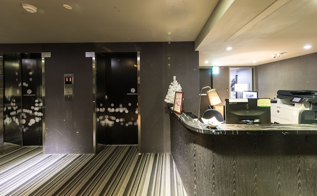 ヴァンドーム イースト イン (凡登東棧商務旅店)