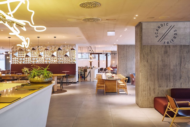 スカンディック フランクフルト ムーゼウムズウーファー