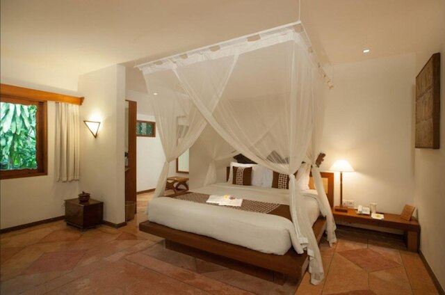 タンジュン サリ