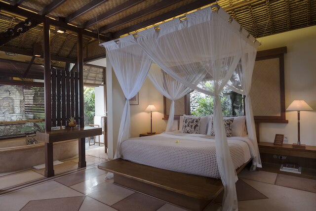 タンジュン サリ