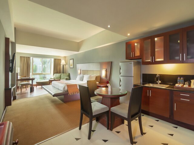 ブルー スカイ ホテル (広州黄花崗藍天酒店)