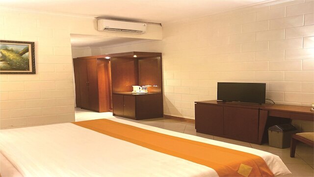 ホテル メガ レスタリ