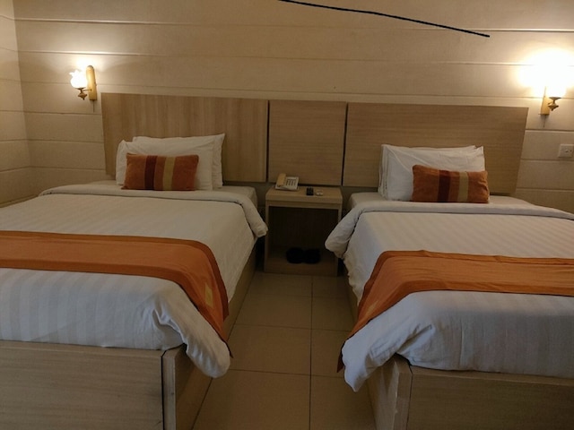 ホテル メガ レスタリ