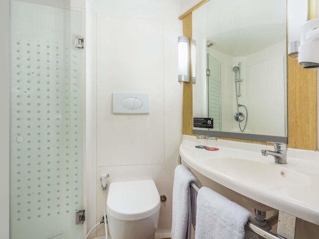 イビス ジャカルタ セネン