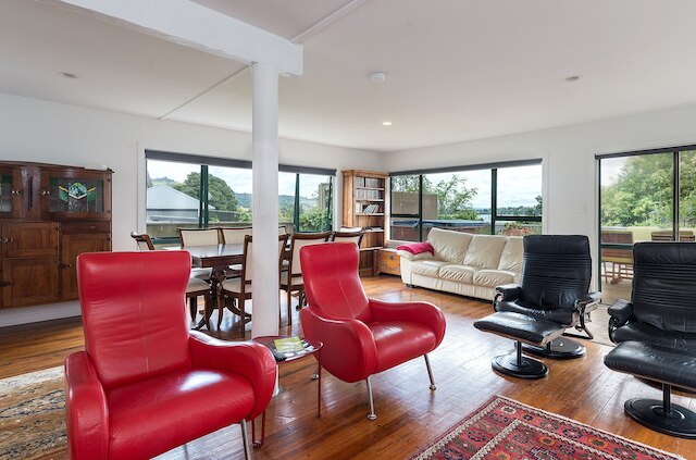 レイクサイド シティ アパートメンツ