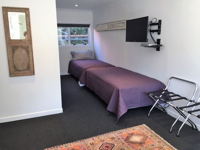 レイクサイド シティ アパートメンツ