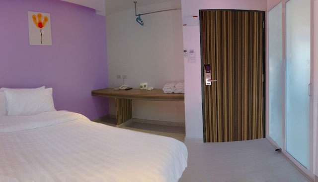 ナントラ エカマイ