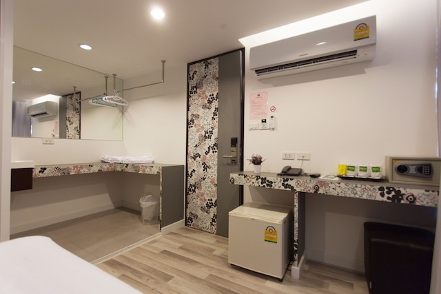 ナントラ プルンチット