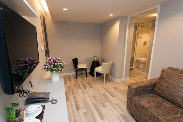 ナントラ プルンチット