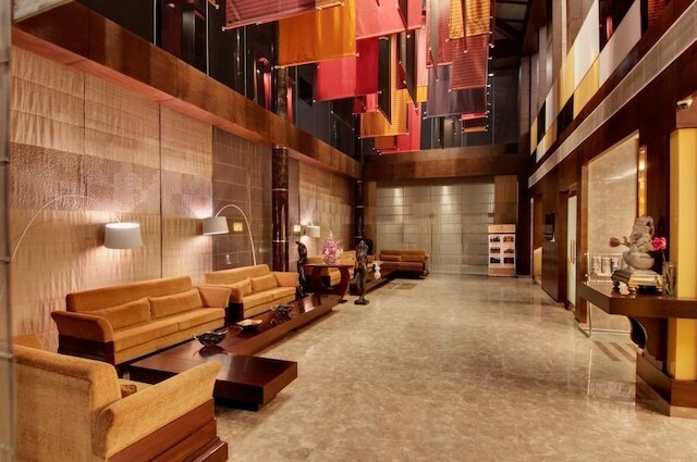 ザ ゴールデン パームズ ホテル & スパ デリー