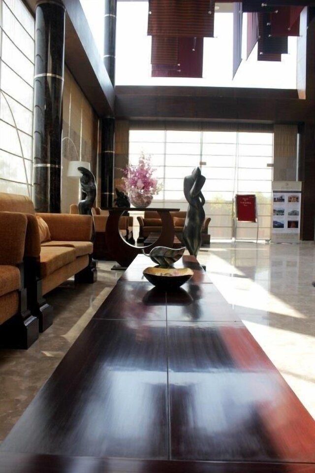 ザ ゴールデン パームズ ホテル & スパ デリー