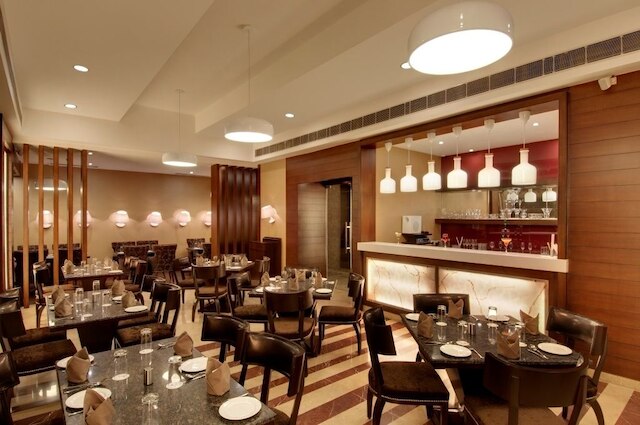 ザ ゴールデン パームズ ホテル & スパ デリー