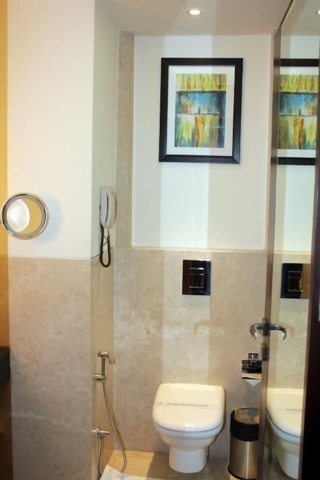 ザ ゴールデン パームズ ホテル & スパ デリー