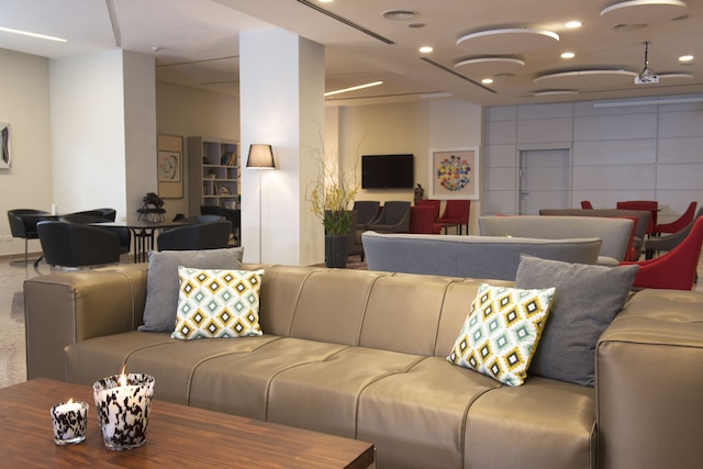 ベンジャミン ヘルツリーヤ ビジネス ホテル