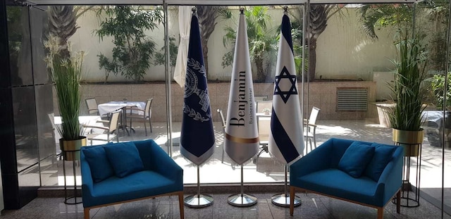 ベンジャミン ヘルツリーヤ ビジネス ホテル