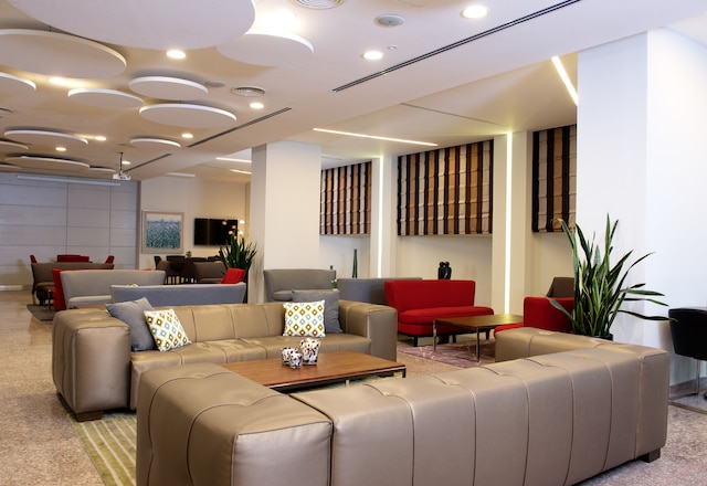 ベンジャミン ヘルツリーヤ ビジネス ホテル