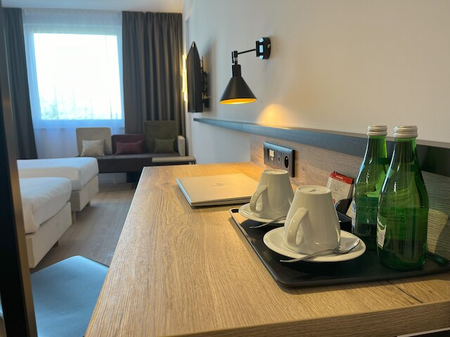 カンパニール ワルシャワ ポウノツ