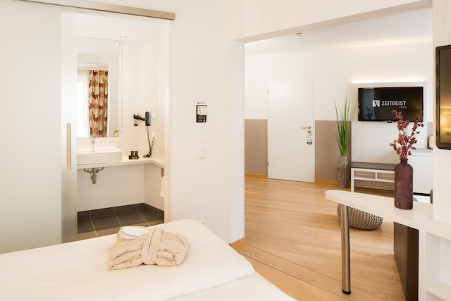 ホテル ツァイトガイスト ビエナ ハウプトバーンホフ