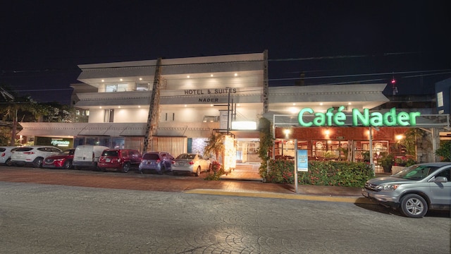 ホテル & スイーツ ナデル