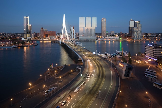 ヌホウ ロッテルダム ホテル