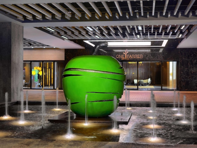 ワン ファーラー ホテル