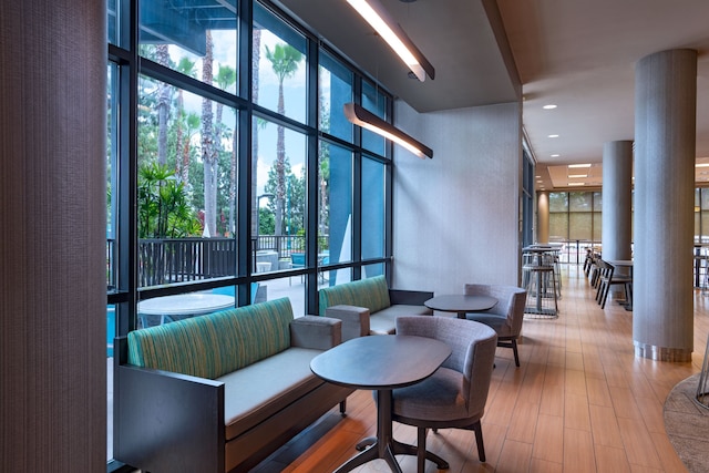 スプリングヒル スイーツ アナハイム メインゲート