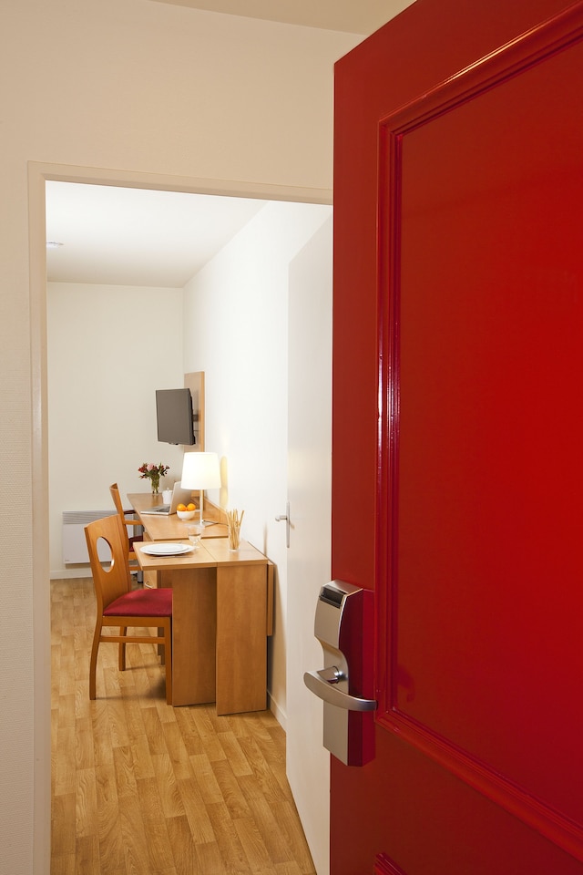 セジュール＆アフェア レンヌ ロングシャン