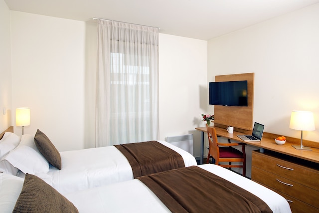 セジュール＆アフェア レンヌ ロングシャン